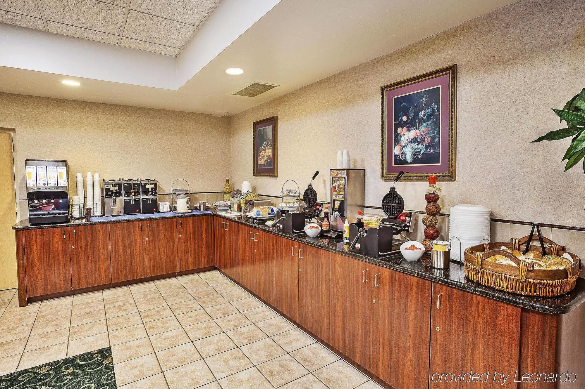La Quinta Inn Paramus Exterior photo
